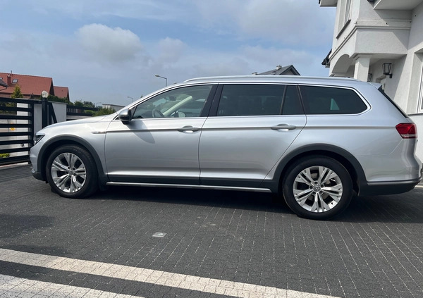 Volkswagen Passat cena 92000 przebieg: 164891, rok produkcji 2019 z Chęciny małe 781